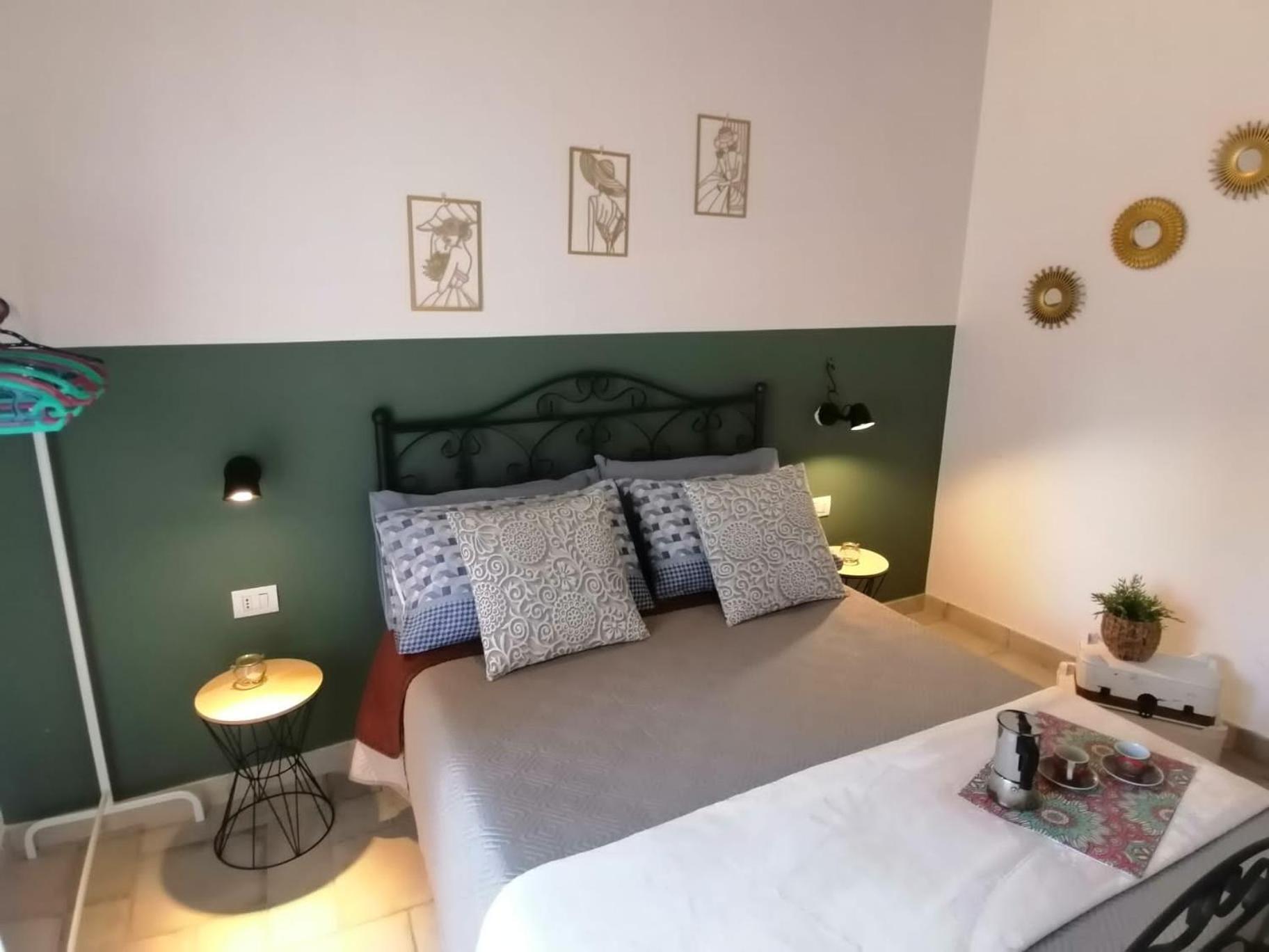 Apartamento Il Vicoletto Sul Castello Nápoles Exterior foto