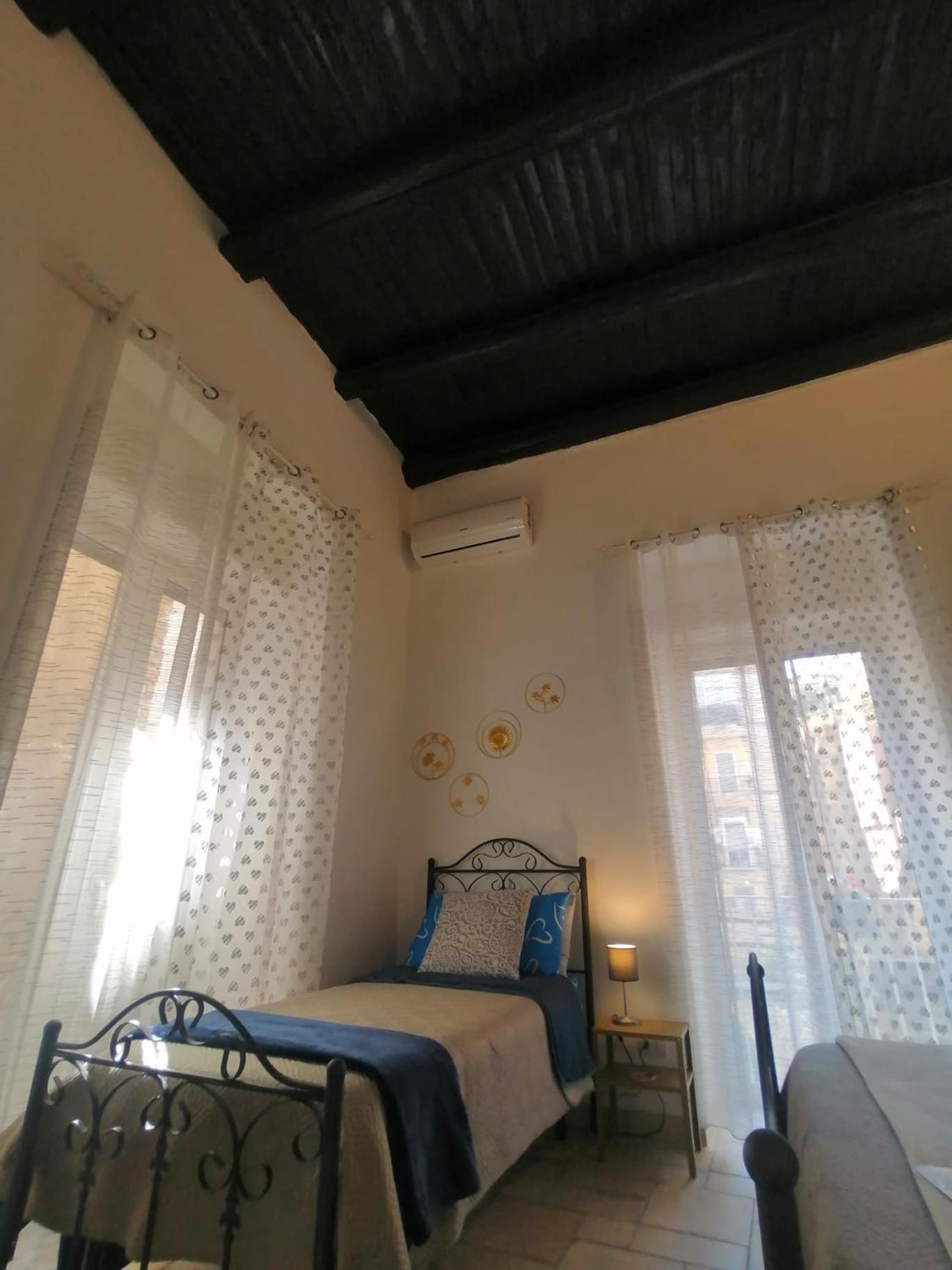 Apartamento Il Vicoletto Sul Castello Nápoles Exterior foto